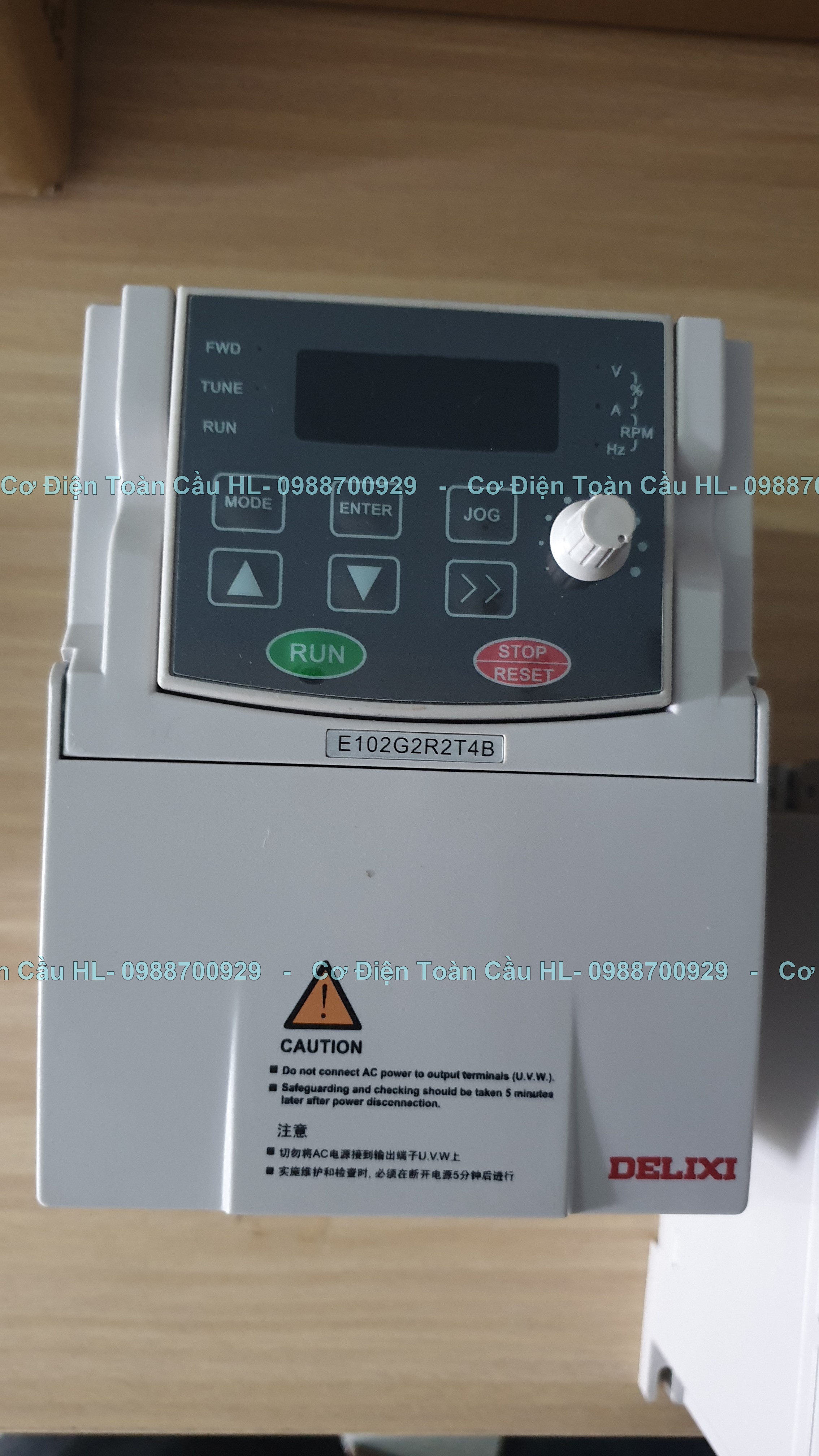 Delixi CDI-E102G0R75S2B góc nhìn khác